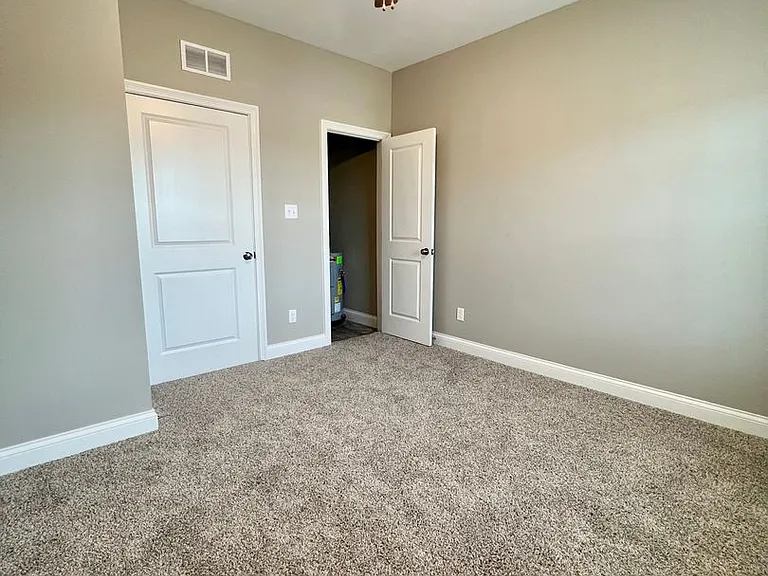 2175 Prospector Ct — Photo 5