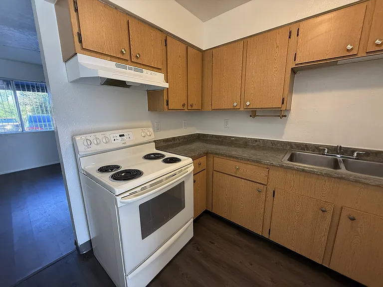 Morris Townhomes — Photo 15