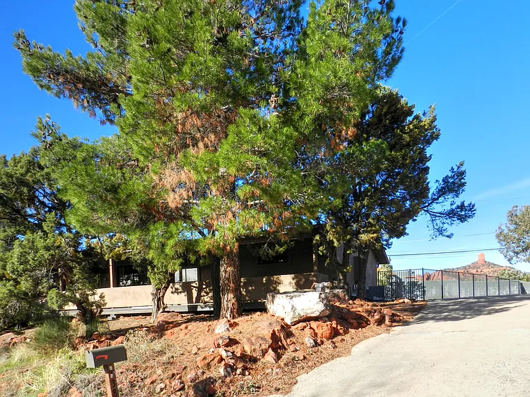 385 Coffee Pot Dr — Photo 26