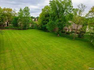 22335 Diamond Ct, Farmington Hills, MI 48335