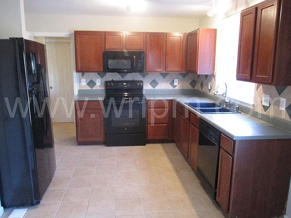 5th image of 125 Bayberry Dr