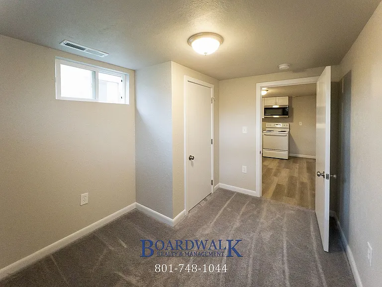 34 Glenwood Ave — Photo 13