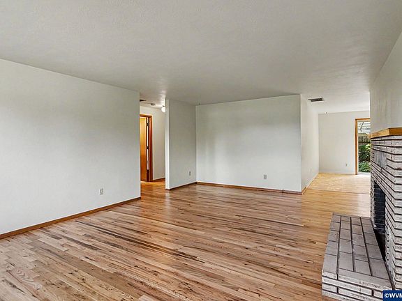 5th image of 4506 Pennsylvania Ave SE