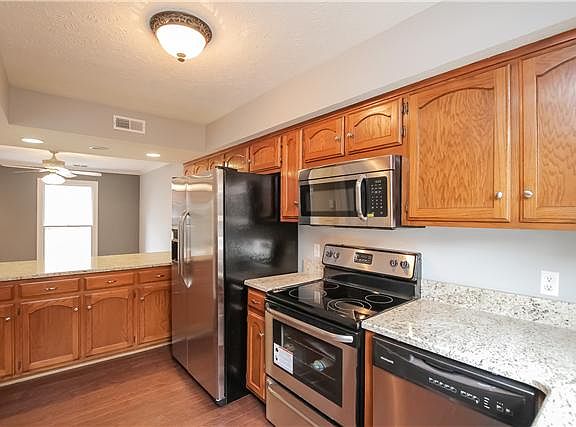 2nd image of 3 Main St E #350