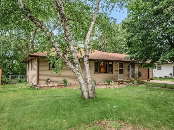 6121 Trinity Dr NE, Fridley, MN 55432