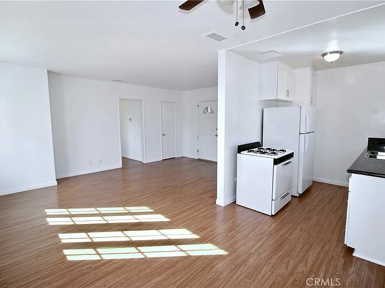 6951 Simpson Ave #12 — Photo 3