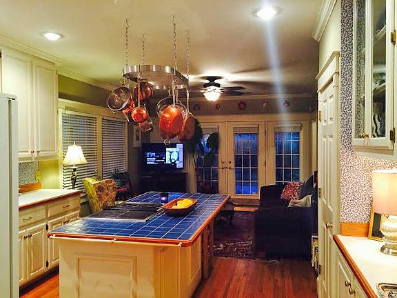 Kitchen/Den