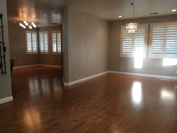 3rd image of 9721 Manheim Ln