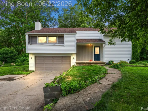10857 Center Rd, Grand Blanc, MI 48439