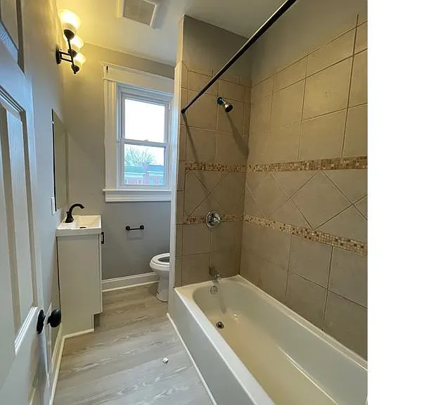 799 Linnard St — Photo 10