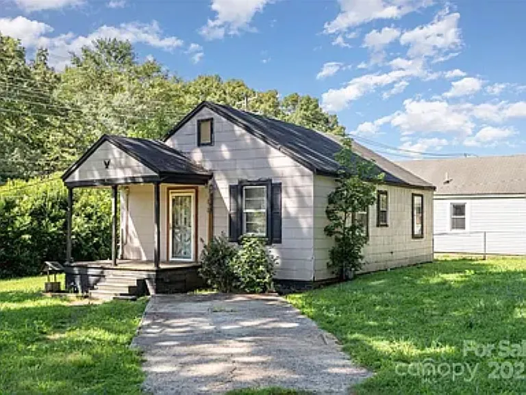 202 Hovis Rd — Photo 4