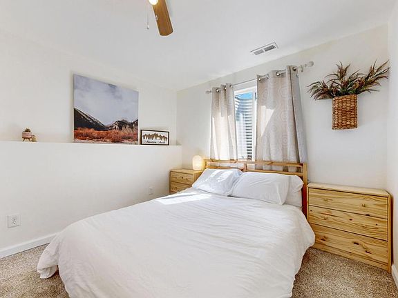 2nd image of 2466 Sapphire St