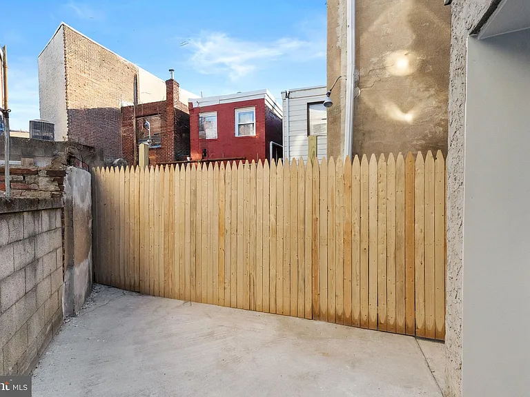 1203 Moore St — Photo 31