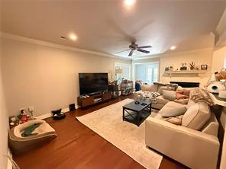 231 E Prospect St — Photo 3