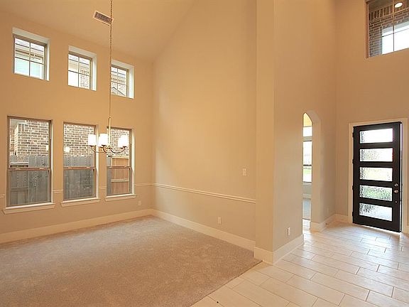 5th image of 1626 Analy Ct
