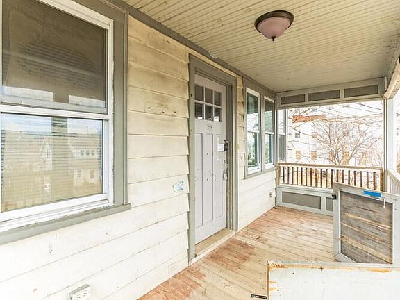 3rd image of 17 Boardman St