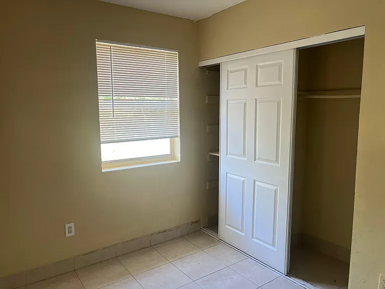 4721 NE 18th Ave #0 — Photo 12