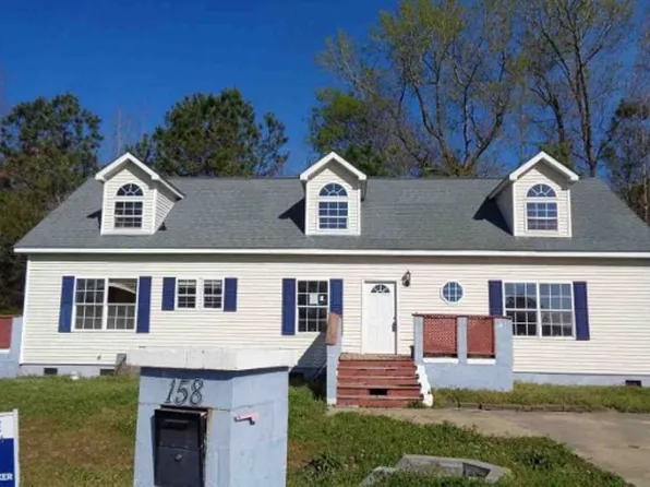 158 Acadiana Dr, Parkton, NC 28371