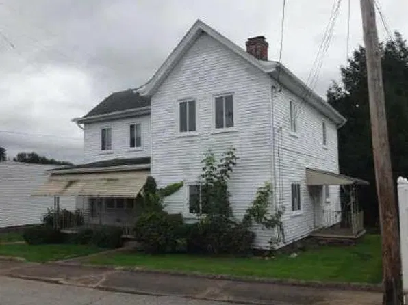 12 Mill St, New Salem, PA 15468