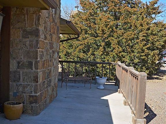 4th image of 503 NW Eagles Landing Pl