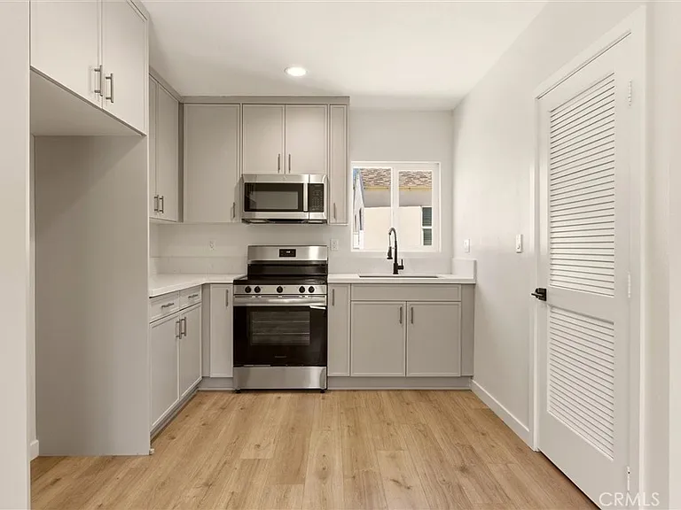 2155 Euclid Ave #A — Photo 3