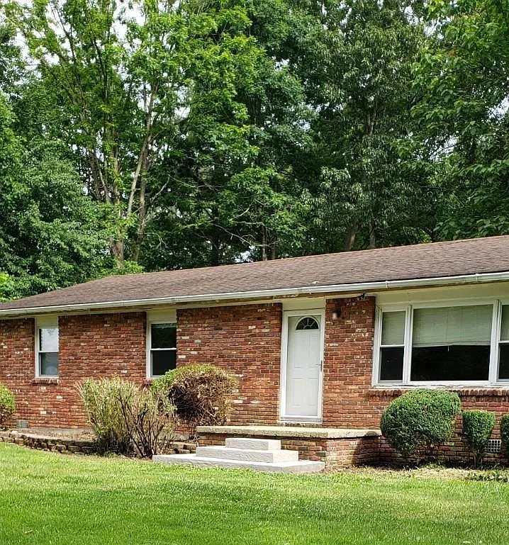3 bed, $1,725 — Photo 1