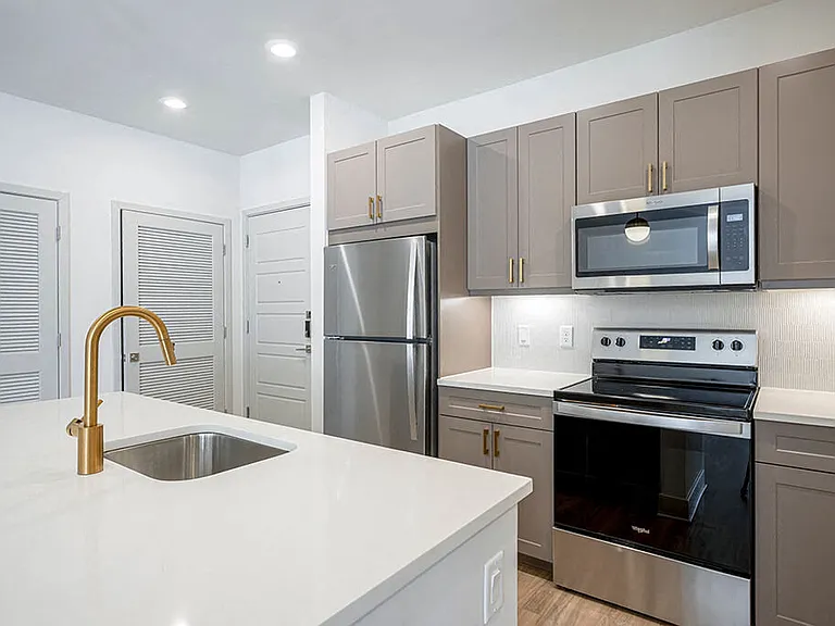The Belhaven Apartments — Photo 4
