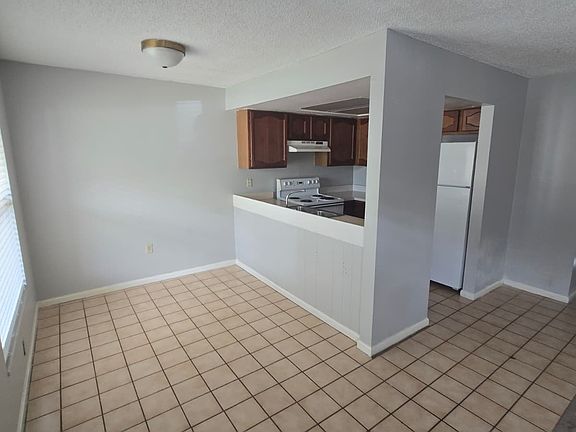 3rd image of 1802 Barton Dr #2