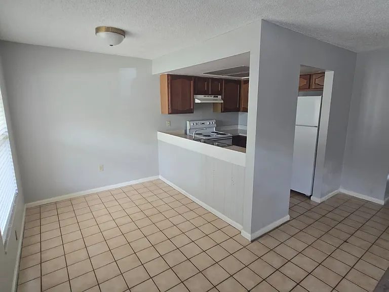 1802 Barton Dr #2 — Photo 3
