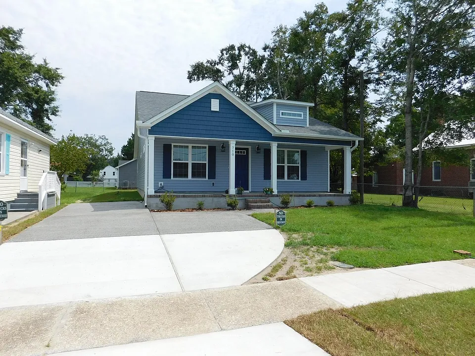 710 N B St