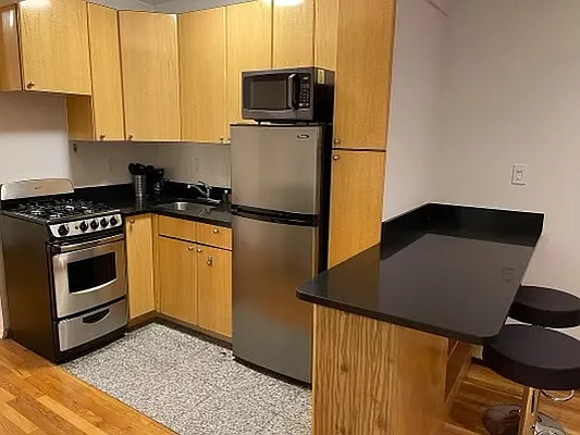 Rented by Avenues Real Estate | media 13