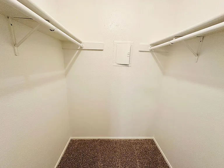 Awesome open Studio Apartments Close to Downtown — Photo 60