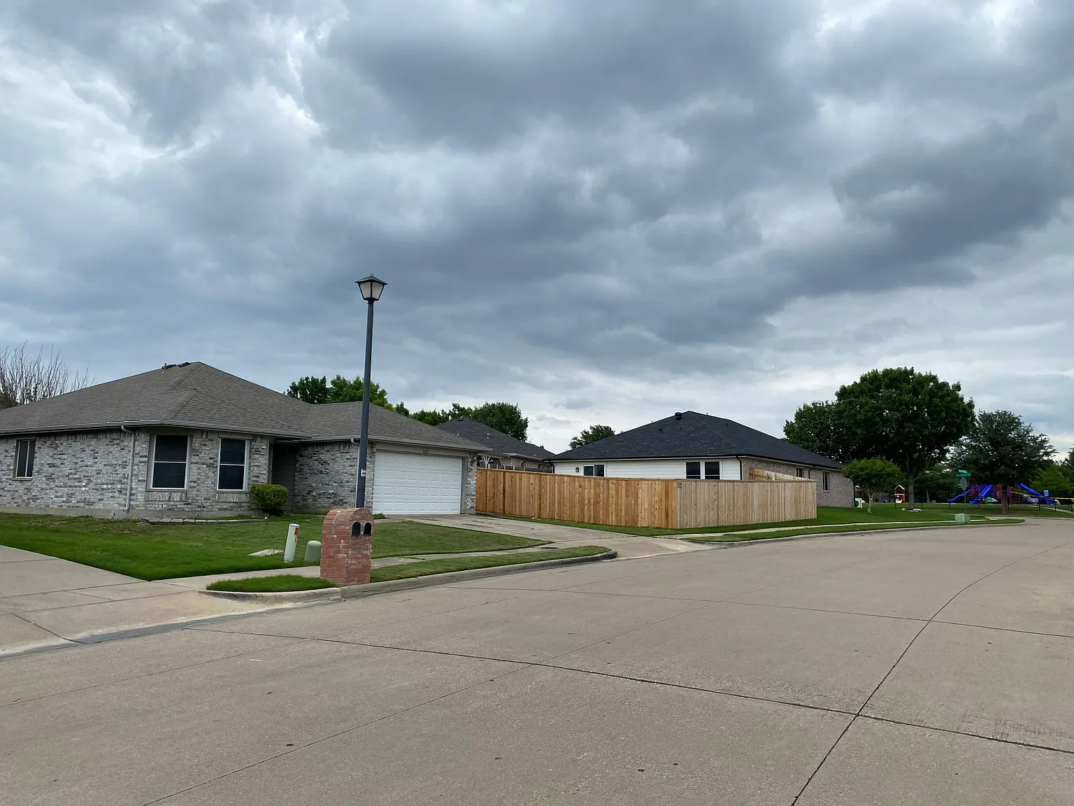 3 bed, 1836 sqft, $2,330 — Photo 4