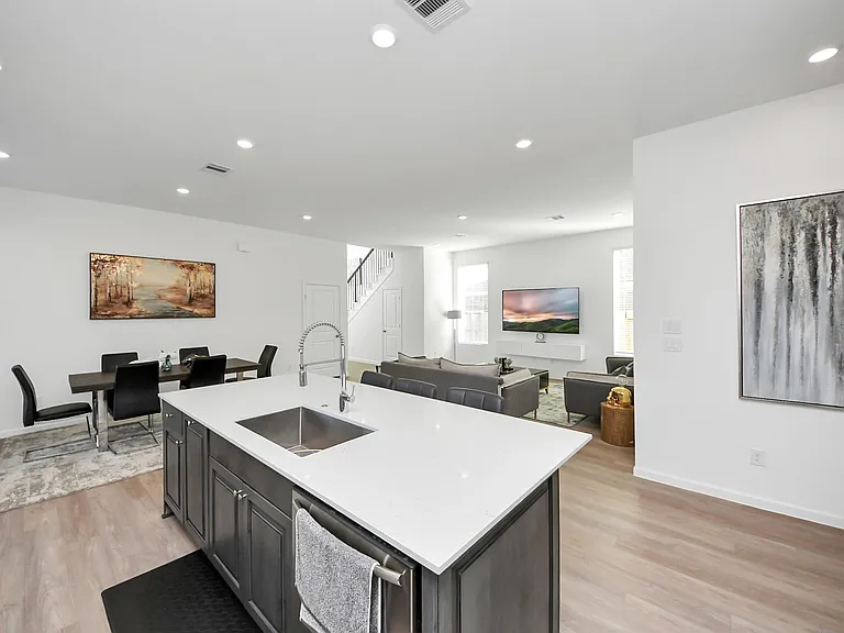 3040 Ash Ray Dr — Photo 24