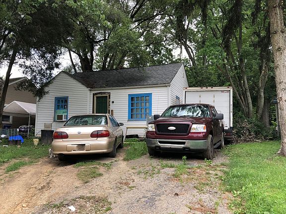 2nd image of 2568 Grasmere Ave