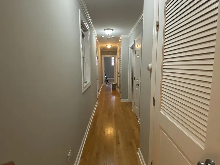 915 W Dakin St — Photo 31