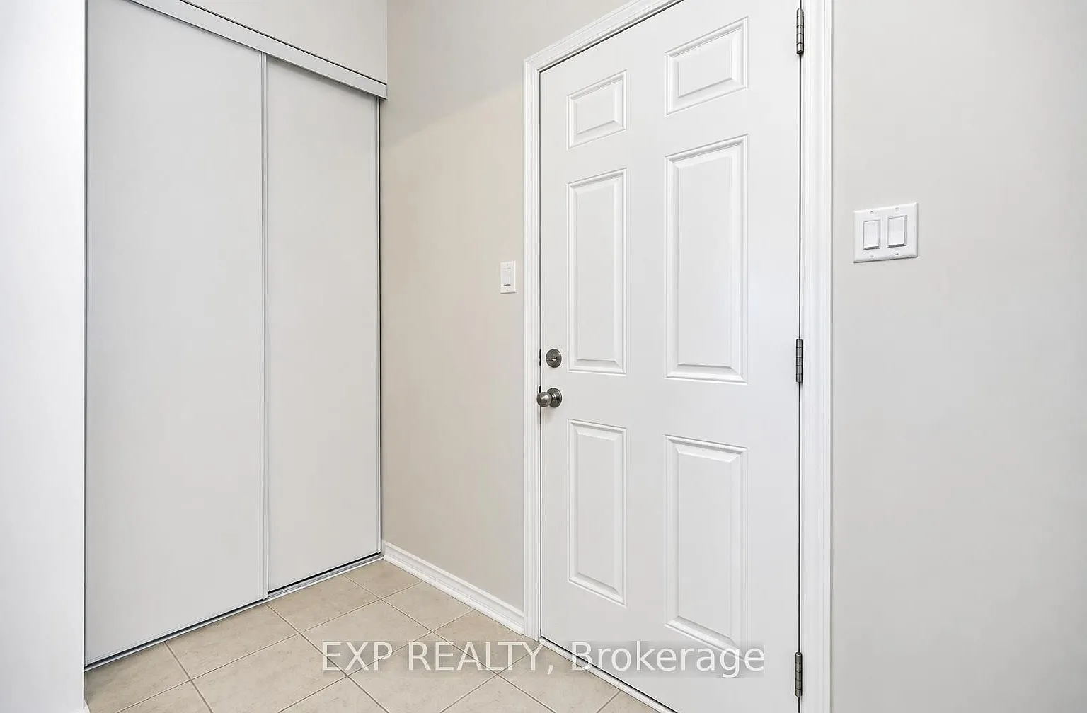 3 bed, $2,699 — Photo 4