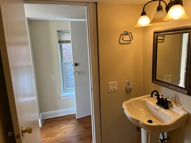 1706 Green St #2R — Photo 23