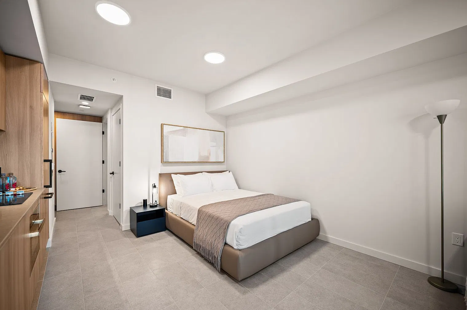 Studio, 1.0 bath, 430 sqft, $7,951 — Photo 3