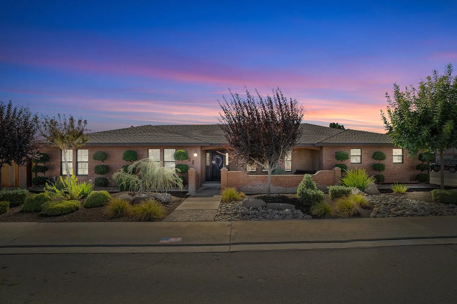 2408 Mountain Ridge Dr photo 1