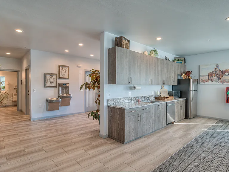 Wild Horse Mesa Apartments — Photo 11