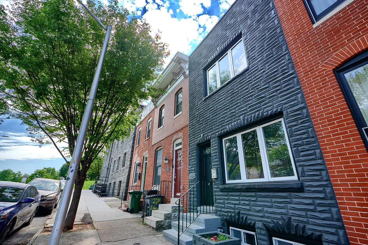 Building Photo - 2229 Gough St