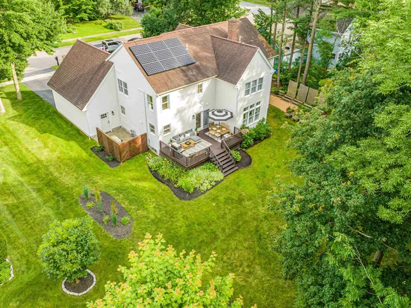 21 Lida Drive, Essex, VT 05452