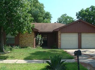 7023 Pickett Dr, Richmond, TX 77469