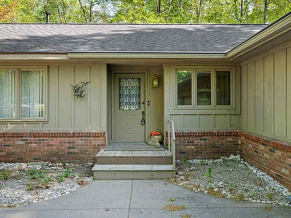 2nd image of 13580 Forest Dr
