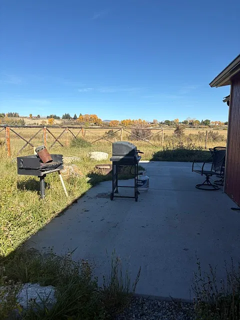 2 bed, 2.5 bath, 1409 sqft, $1,800 — Photo 3