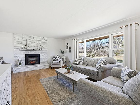 5th image of 2602 North River STREET
