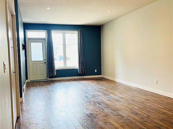 3rd image of 4217 Green Apple DRIVE E