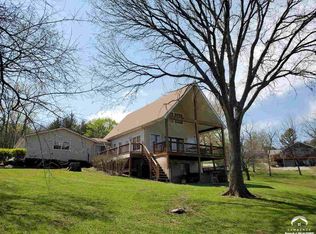 21350 Shore Line Dr, Lyndon, KS 66451