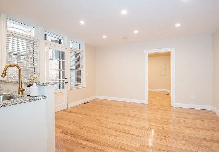 323 N Mulberry St #1 — Photo 9